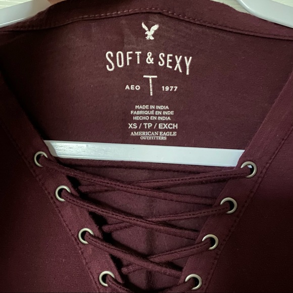 American Eagle burgundy v-neck long sleeve top - Picture 3 of 5